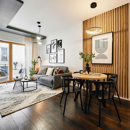 Main Station Art Apartment Krakow Bagian luar foto