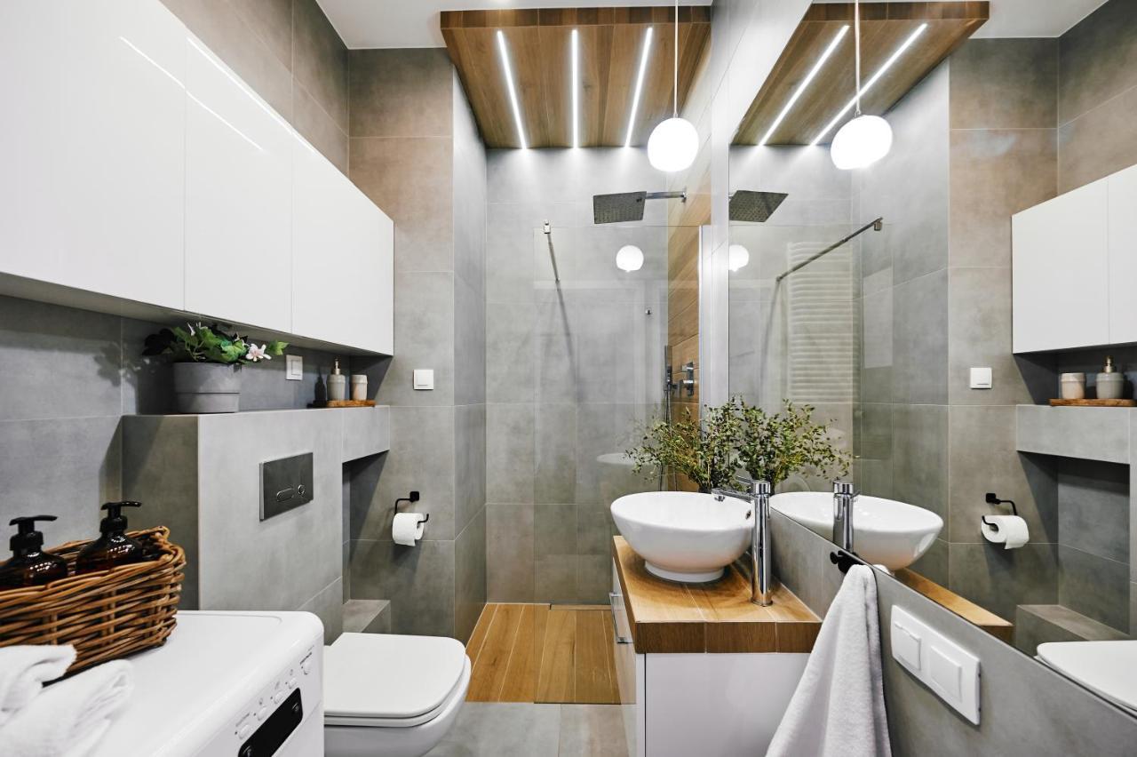 Main Station Art Apartment Krakow Bagian luar foto