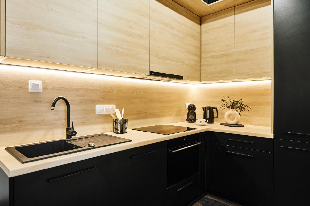 Main Station Art Apartment Krakow Bagian luar foto